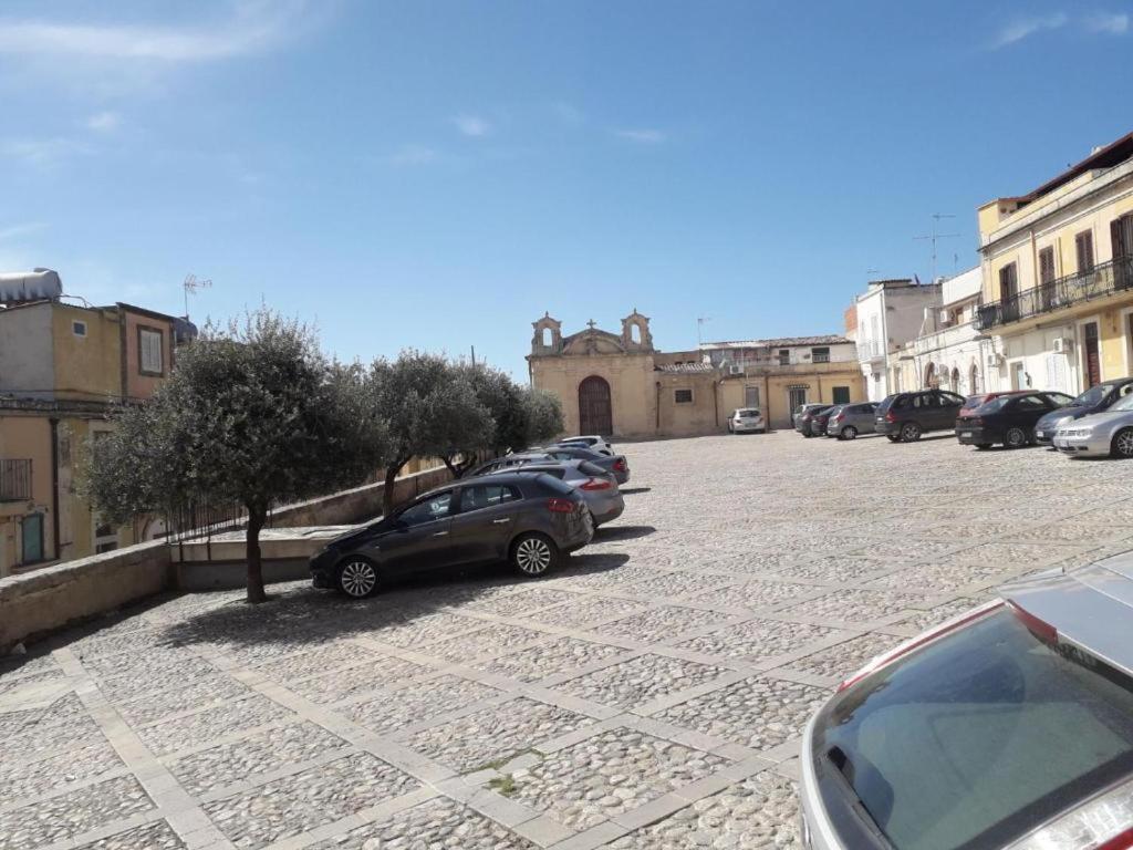 La Casa Re Basuli Noto Exterior photo